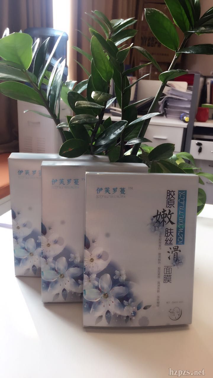胶原嫩肤丝滑面膜